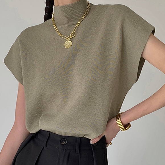 Commense Tops - NWT REVOLVE & MINIMALIST lovers COMMENSE leisurely pullover TOP khaki green S